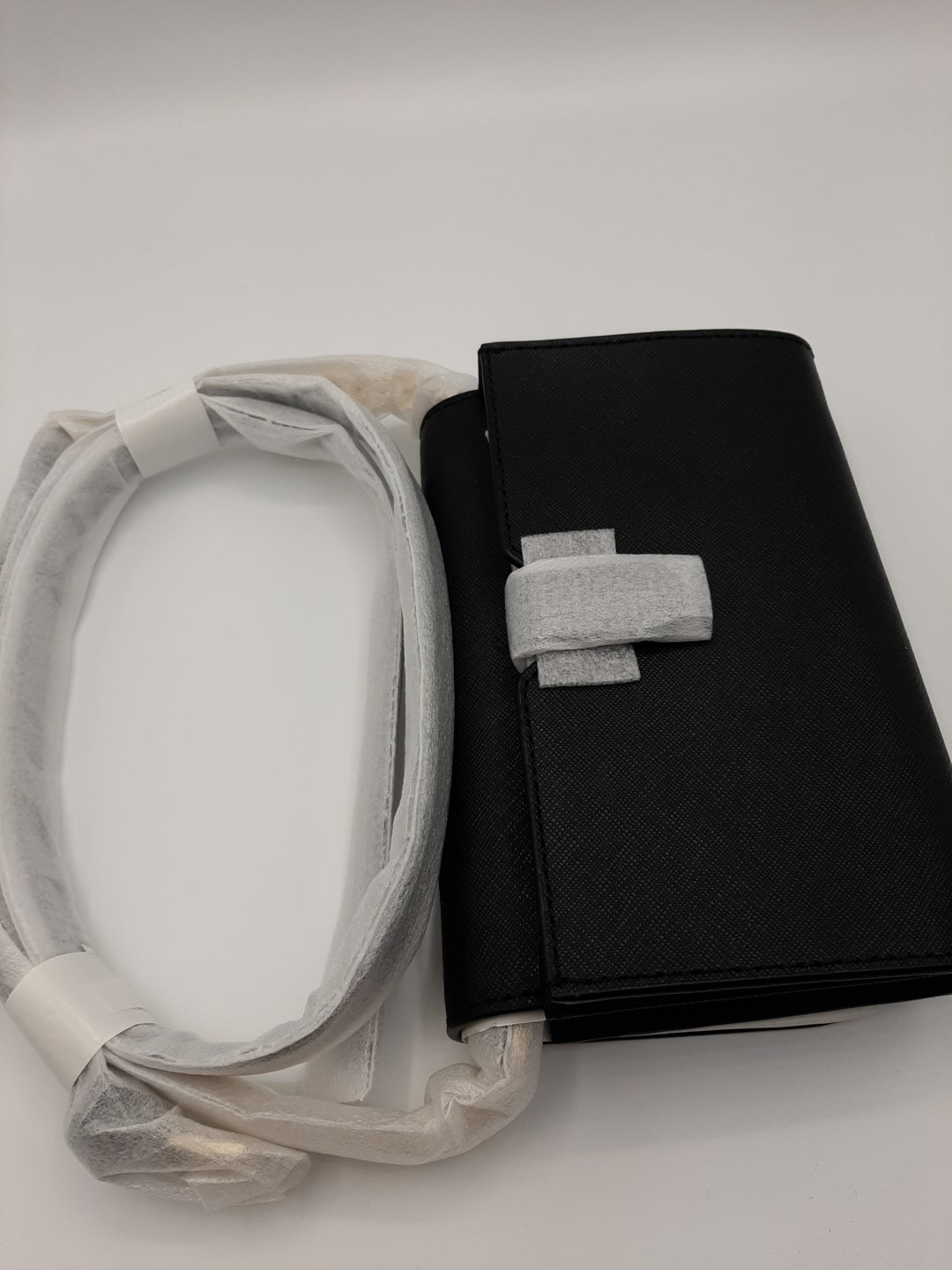 Michael Kors Jet Set Travel Medium Multifunction Phone Crossbody Bag - Black