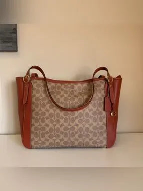 Coach C8354 Alana signature canvas tote front view