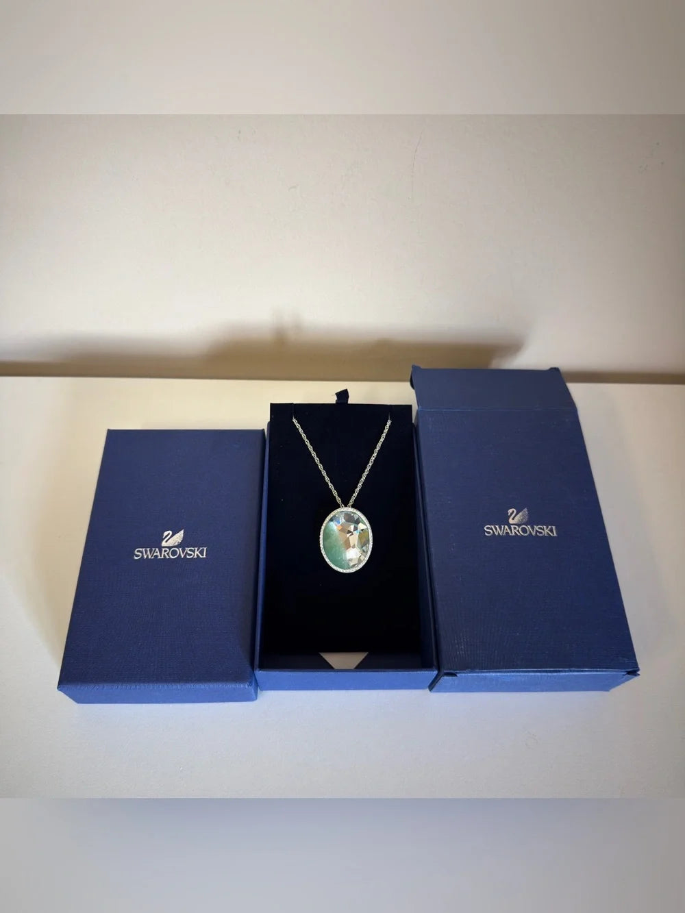 Swarovski green and silver crystal pendant necklace