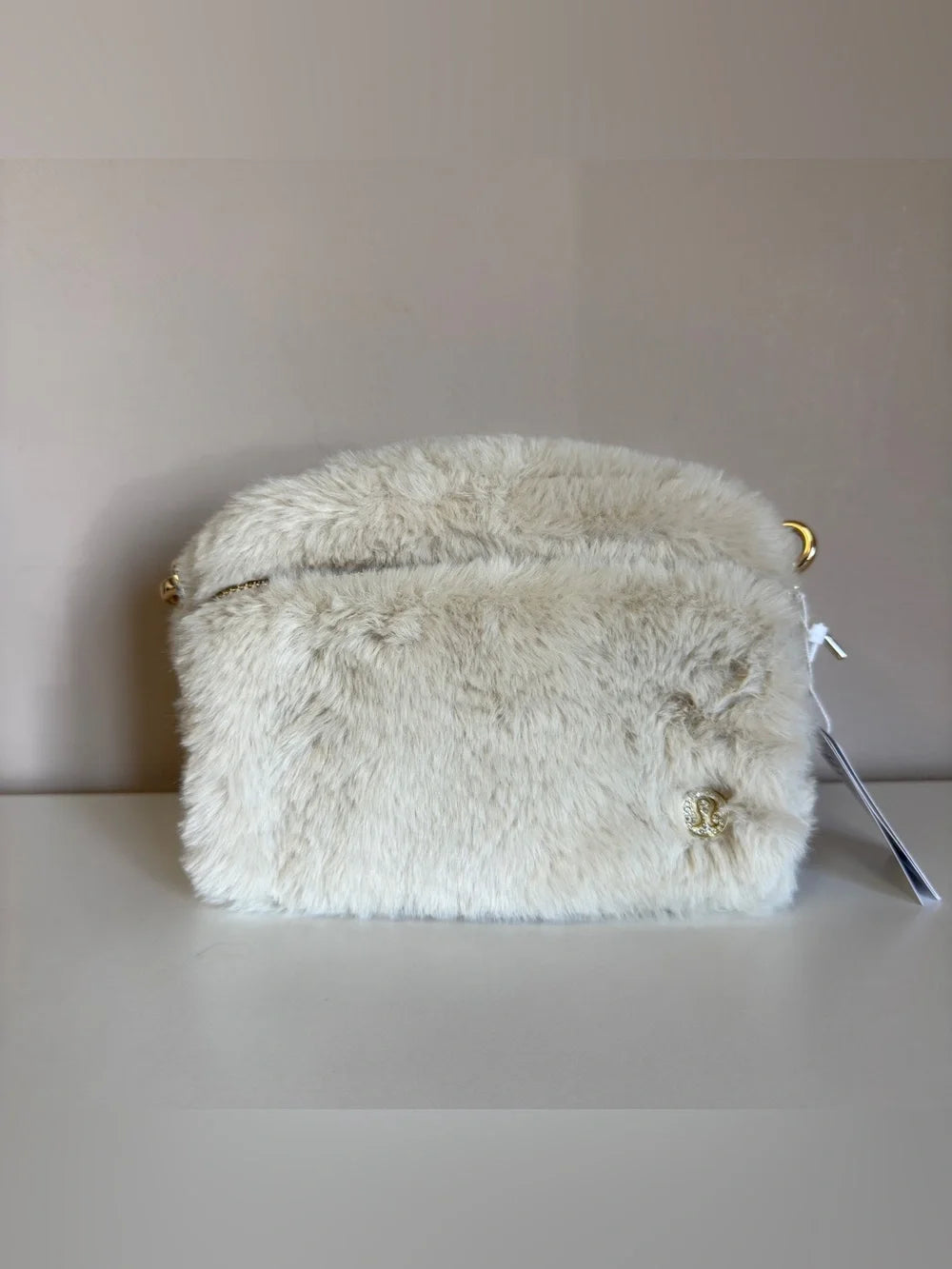 lululemon Everywhere plush fleece crossbody bag detail