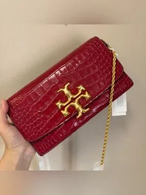 Tory Burch 77037 Eleanor embossed clutch detail