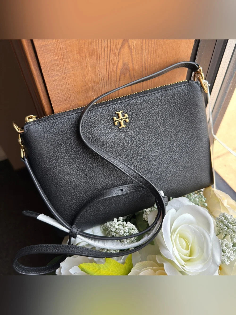Tory Burch 61385 black convertible leather bag detail
