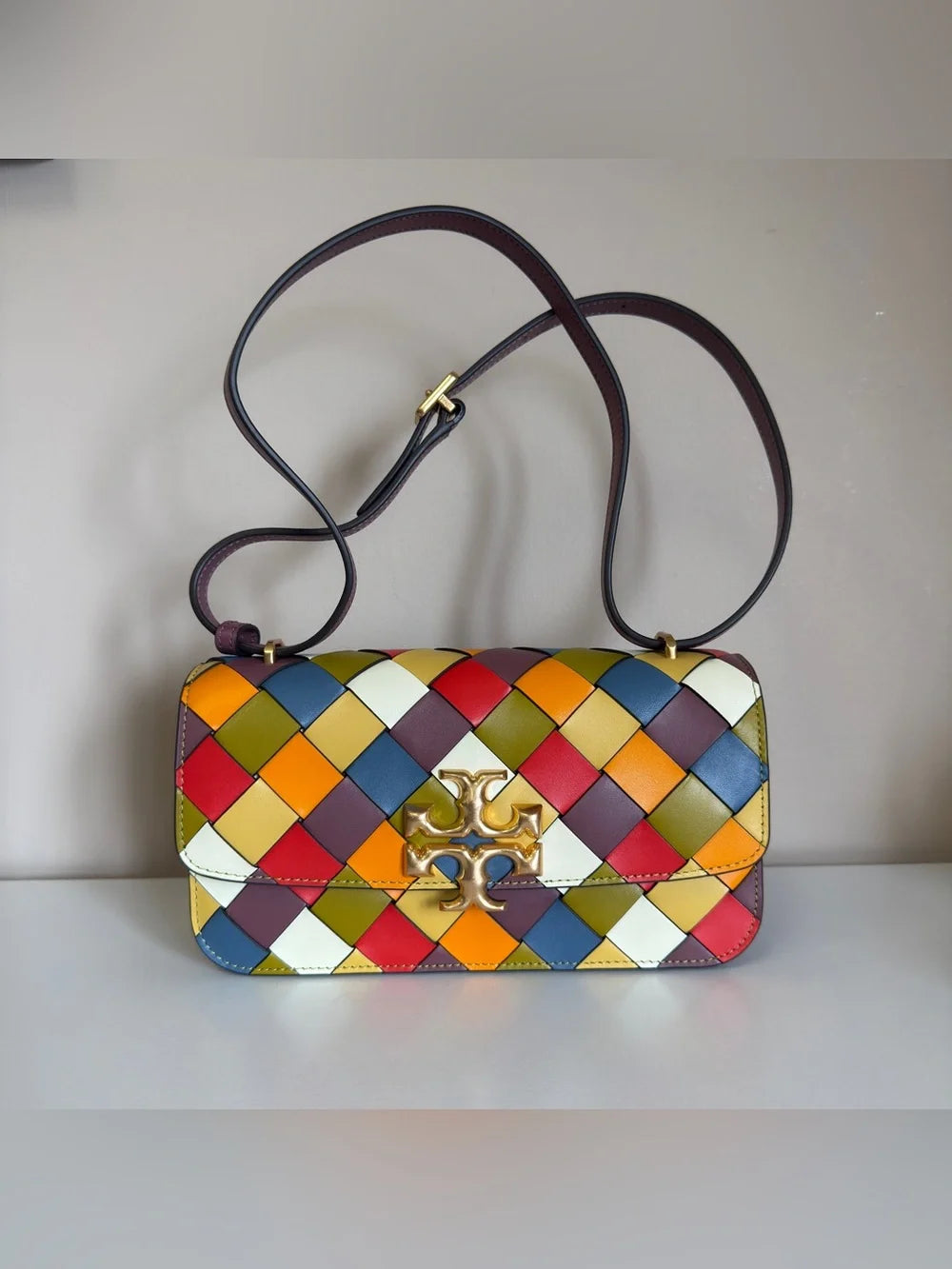 Tory Burch Eleanor woven shoulder bag in multicolor detail