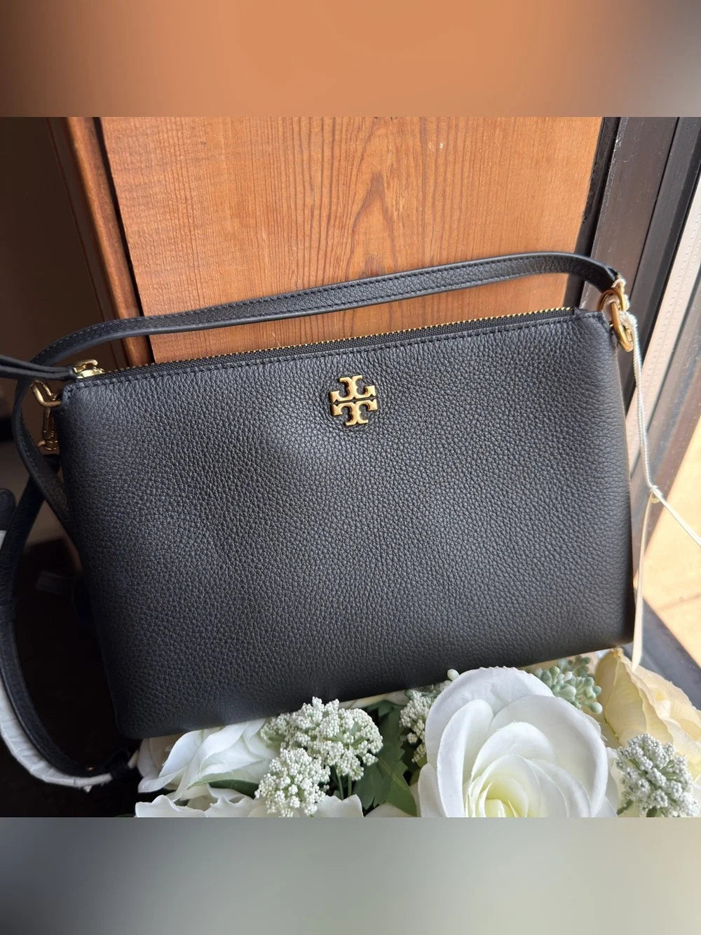 Tory Burch 61385 black convertible leather bag detail