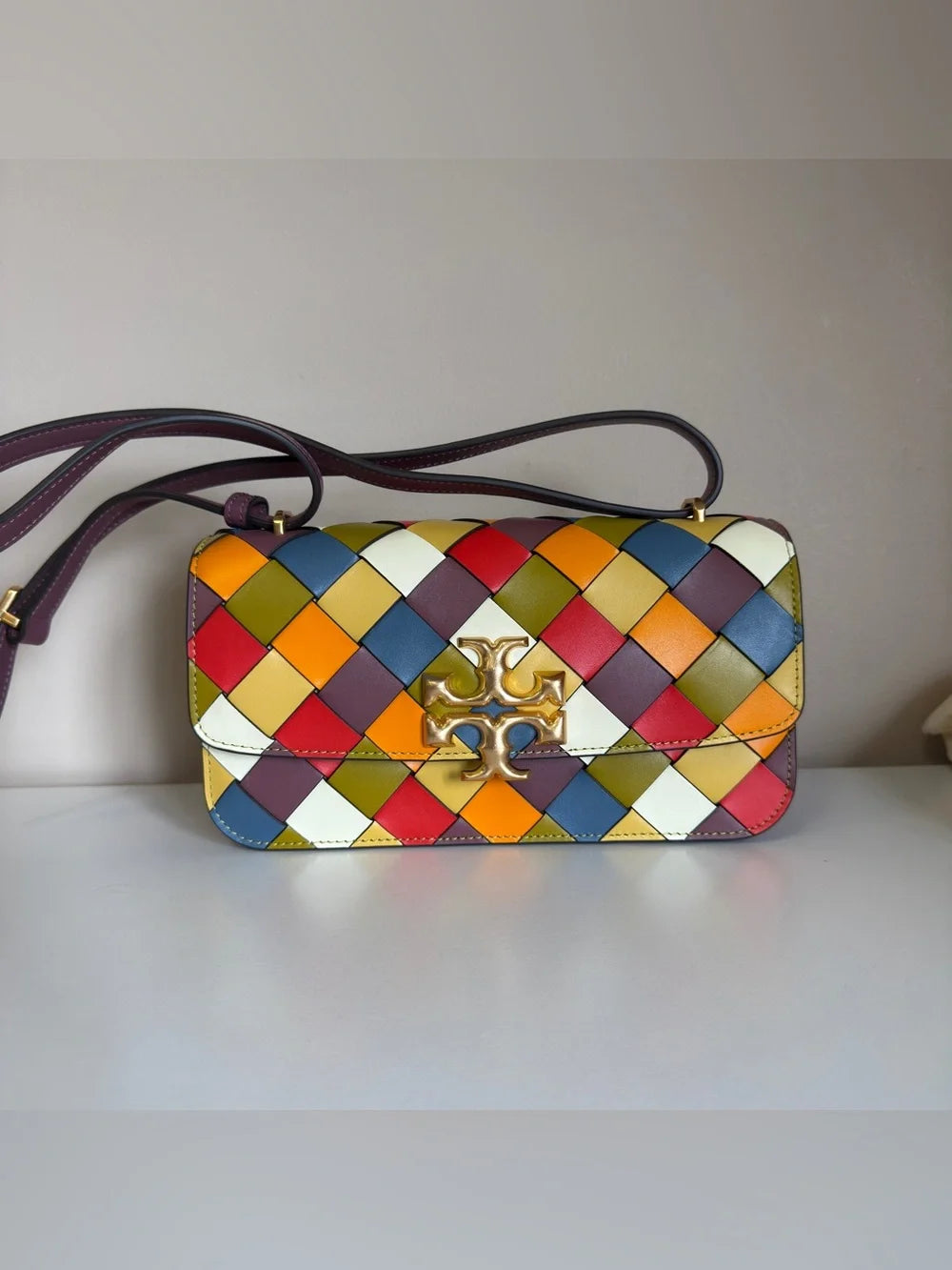 Tory Burch Eleanor woven shoulder bag in multicolor detail