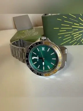 Fossil BQ2506 green dial bracelet watch detail