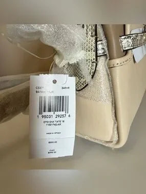 Coach C5371 Tate 18 crossbody bag detail