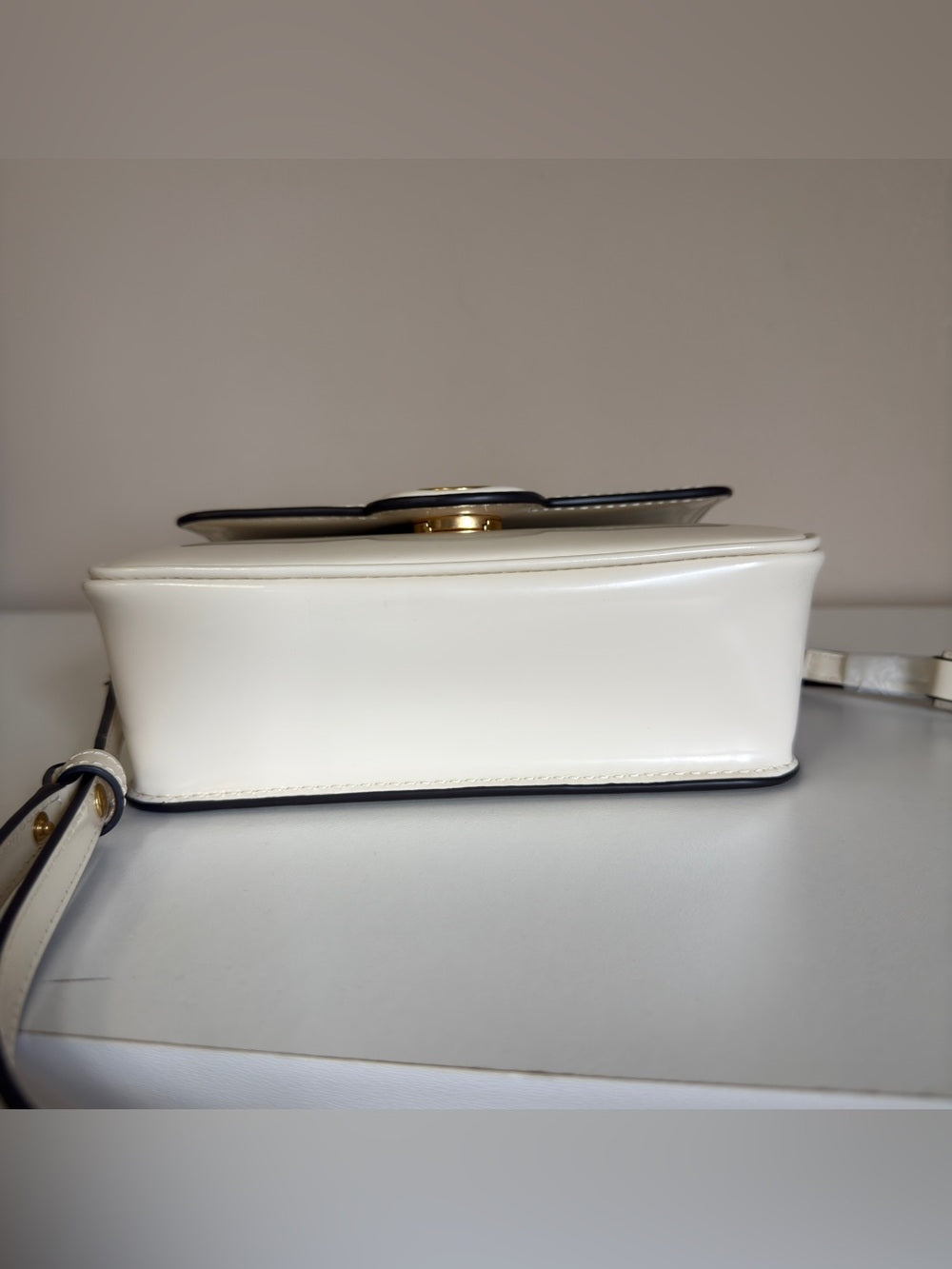 Tory Burch Robinson top handle bag detail