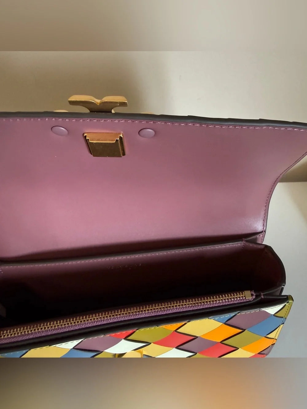 Tory Burch Eleanor woven shoulder bag in multicolor detail