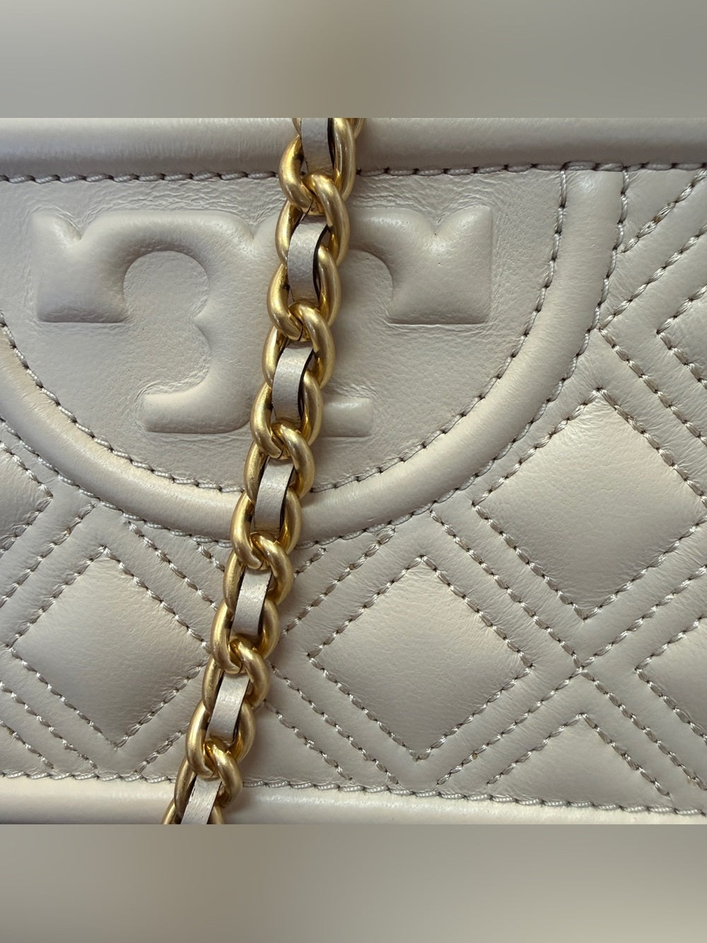 Tory Burch quilted cream leather chain crossbody detail