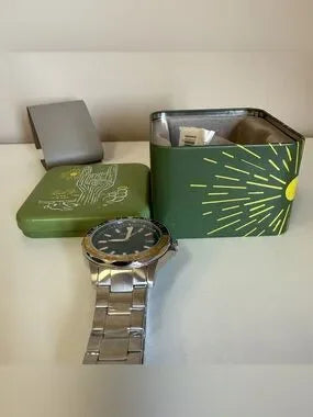 Fossil BQ2506 green dial bracelet watch detail