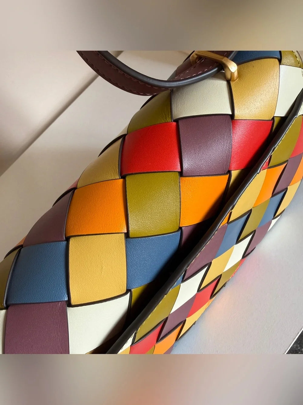 Tory Burch Eleanor woven shoulder bag in multicolor detail