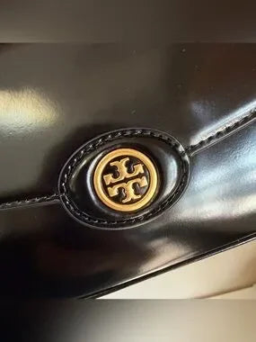 Tory Burch Robinson Spazzolato small top handle bag detail