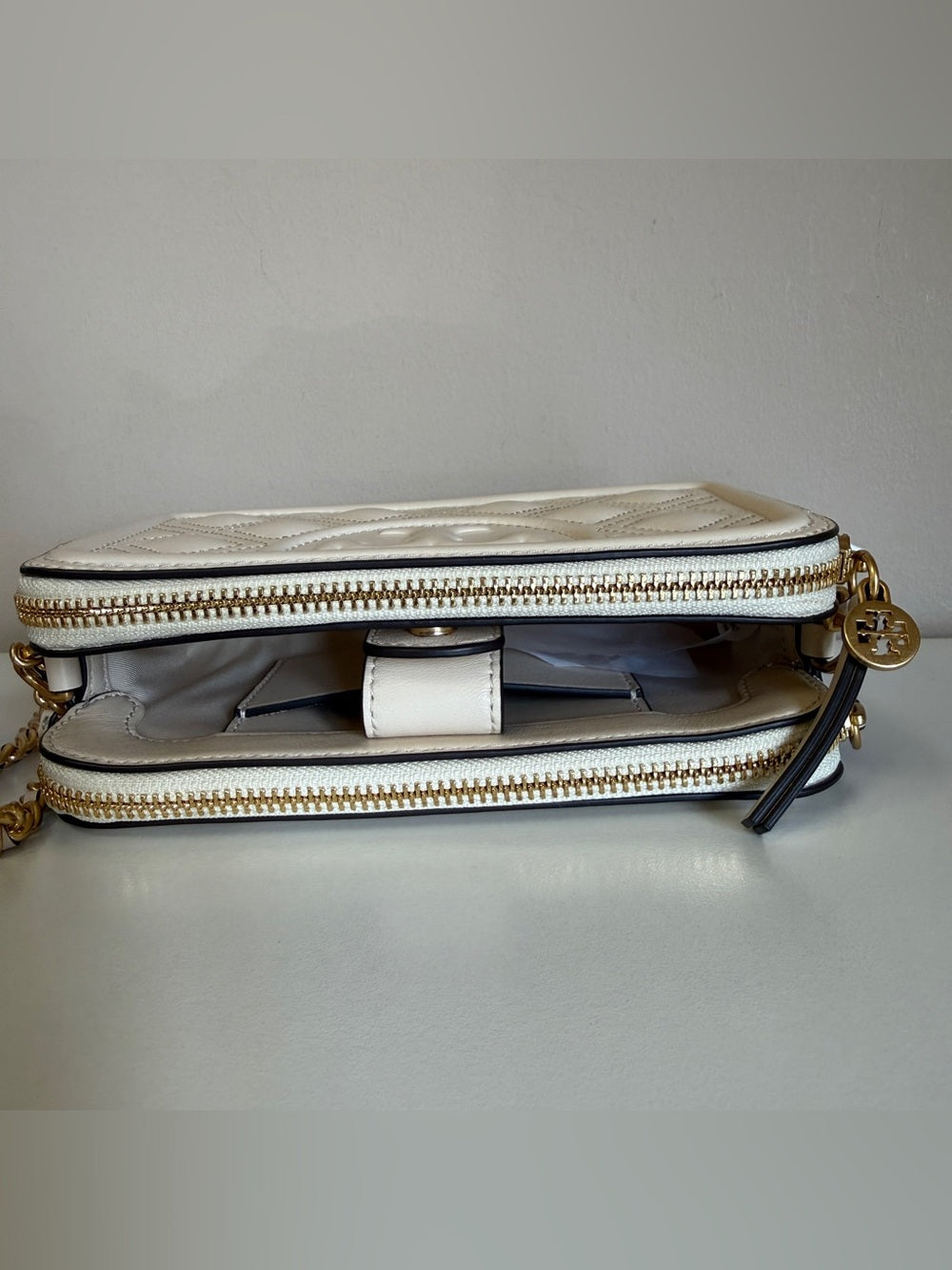 Tory Burch quilted cream leather chain crossbody detail