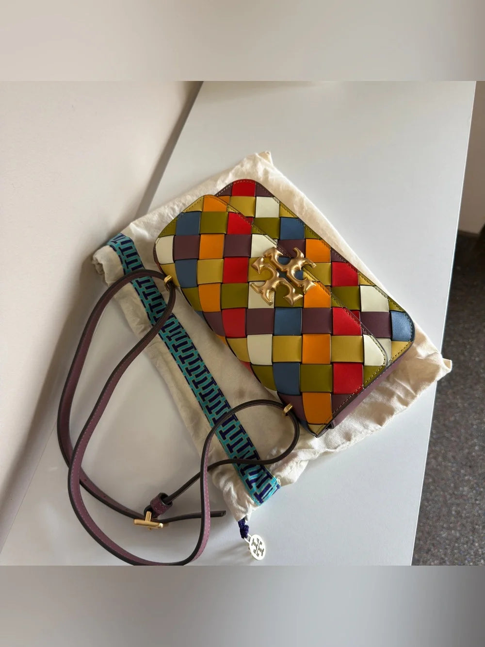 Tory Burch Eleanor woven shoulder bag in multicolor detail