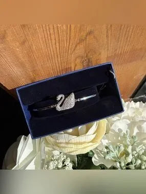 Swarovski Crystal Swan bracelet detail