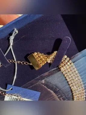 Swarovski gold necklace choker detail