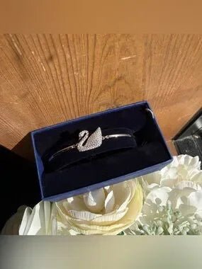 Swarovski Crystal Swan bracelet detail