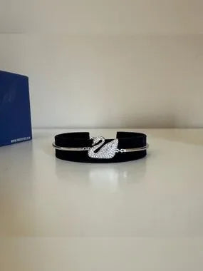Swarovski Crystal Swan bracelet detail