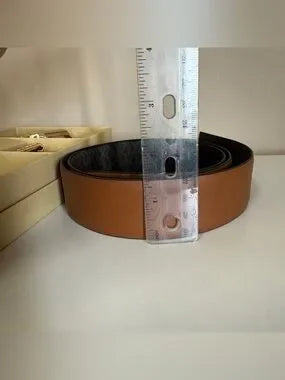 Michael Kors brown leather belt detail