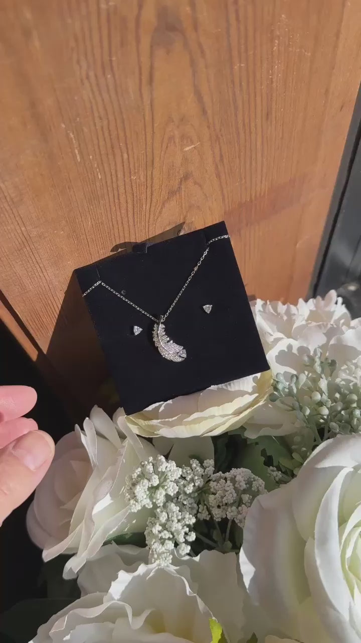Swarovski Crystal Jewelry Set - 5506758 product video