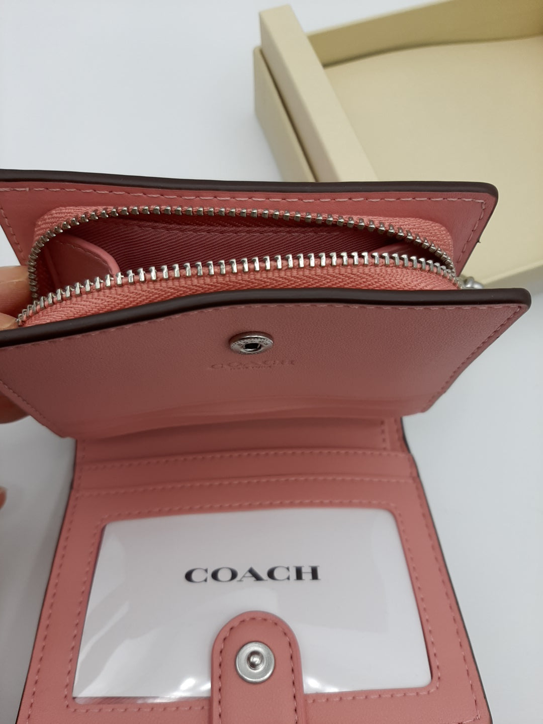 Coach Women's Boxed Daisy Printed Snap buy Wallet