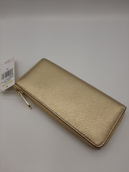 Michael Kors Bedford Large Three Quarter Zip Pebbled Leather Wallet - Pale Gold